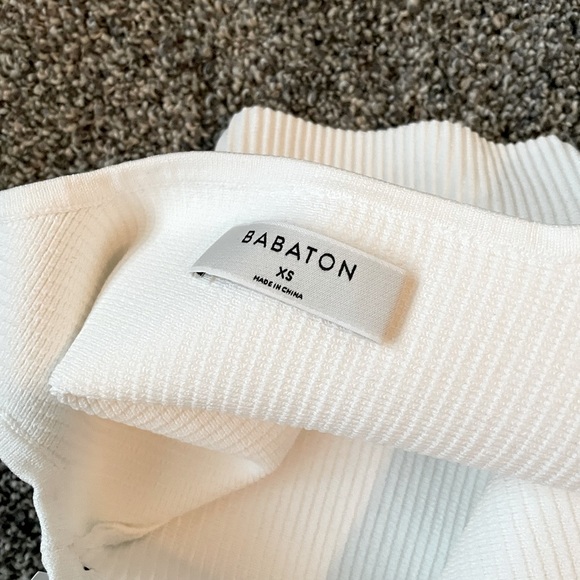 Aritzia Babaton Sculpt Crop Tank - Picture 2 of 3